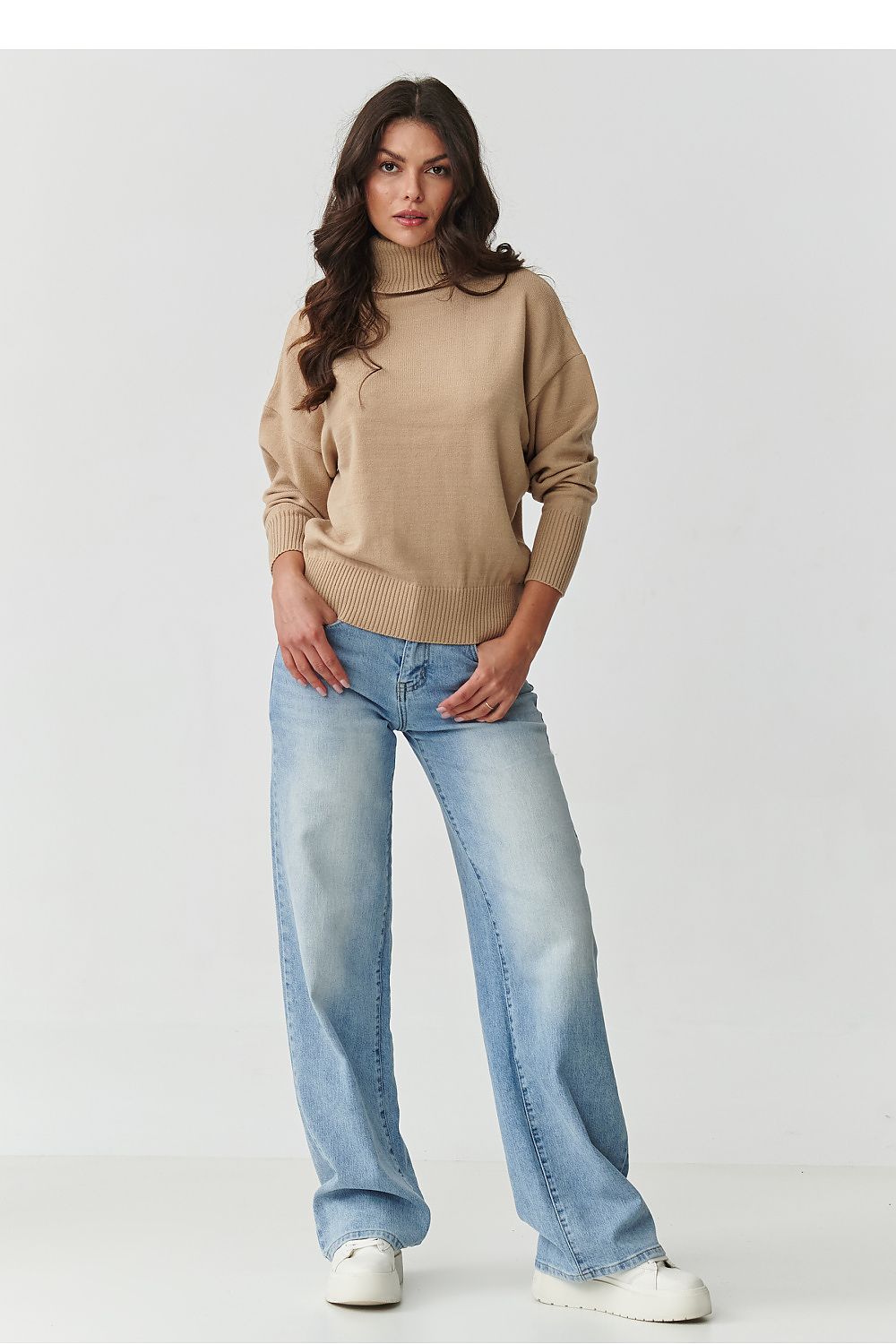 Turtleneck model 217392 Makadamia