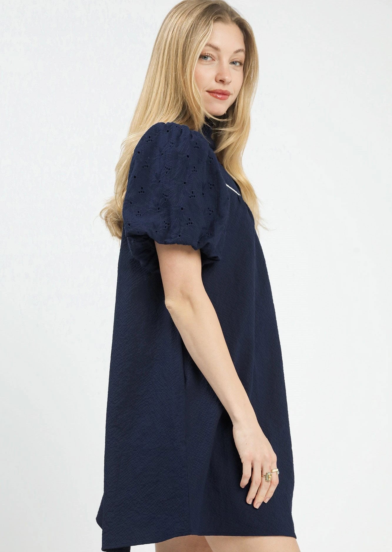 1e8b6d17-50eb-481e-a21d-dbec7407c98f-Max