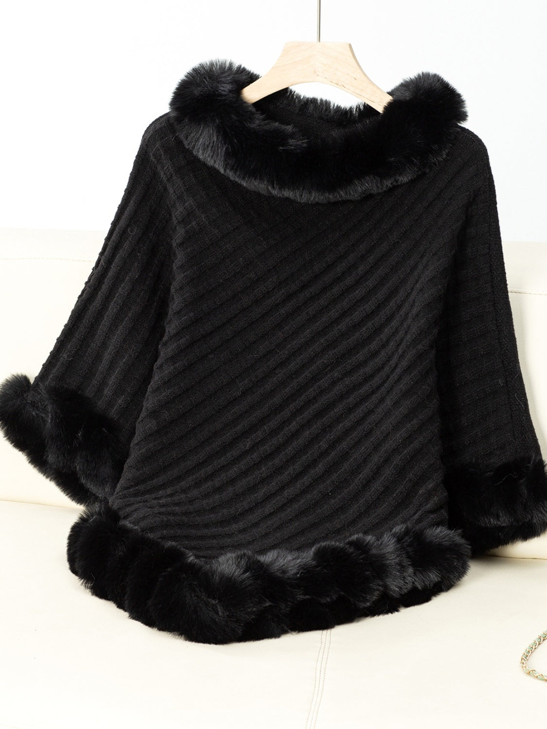 Fuzzy Trim Texture Three-Quarter Sleeve Poncho