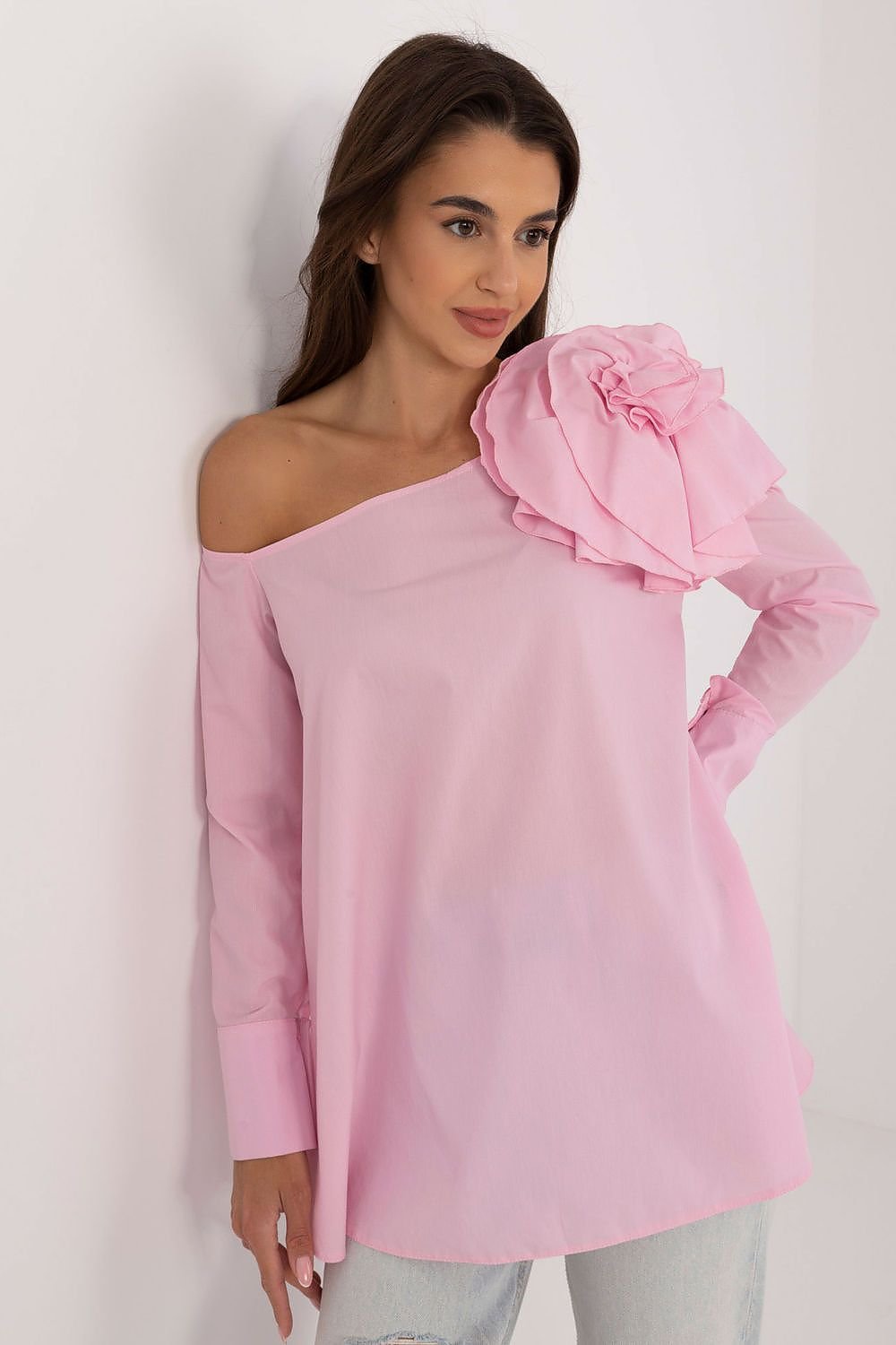 100% Cotton Off-the-Shoulder Flower Brooch Blouse