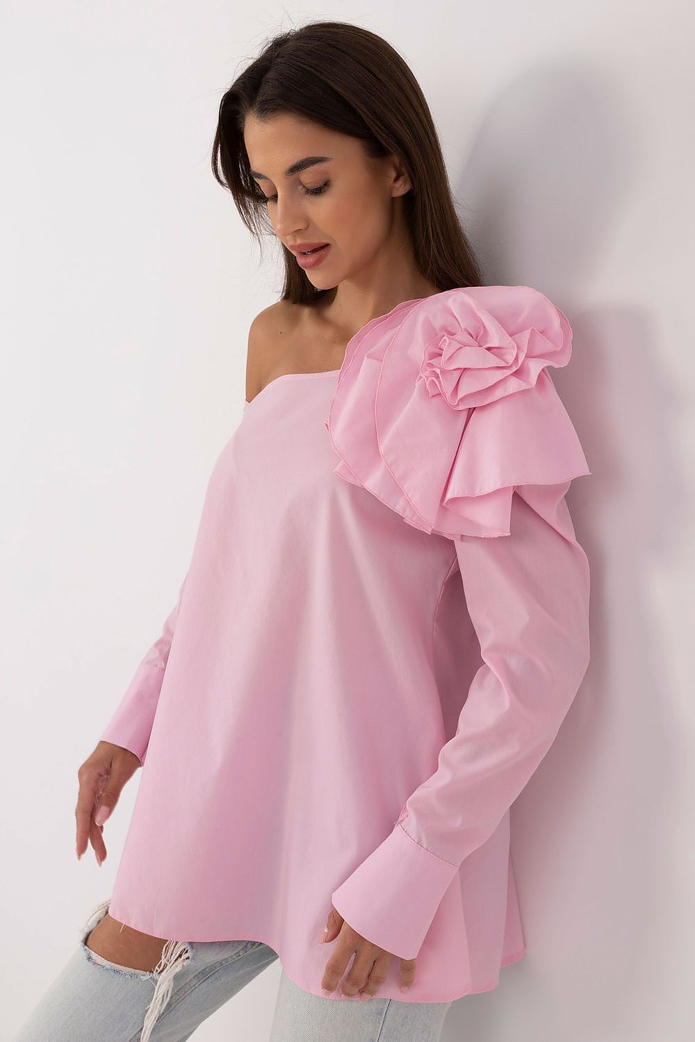 100% Cotton Off-the-Shoulder Flower Brooch Blouse