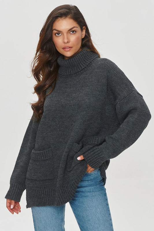 Loose-Cut Women’s Turtleneck