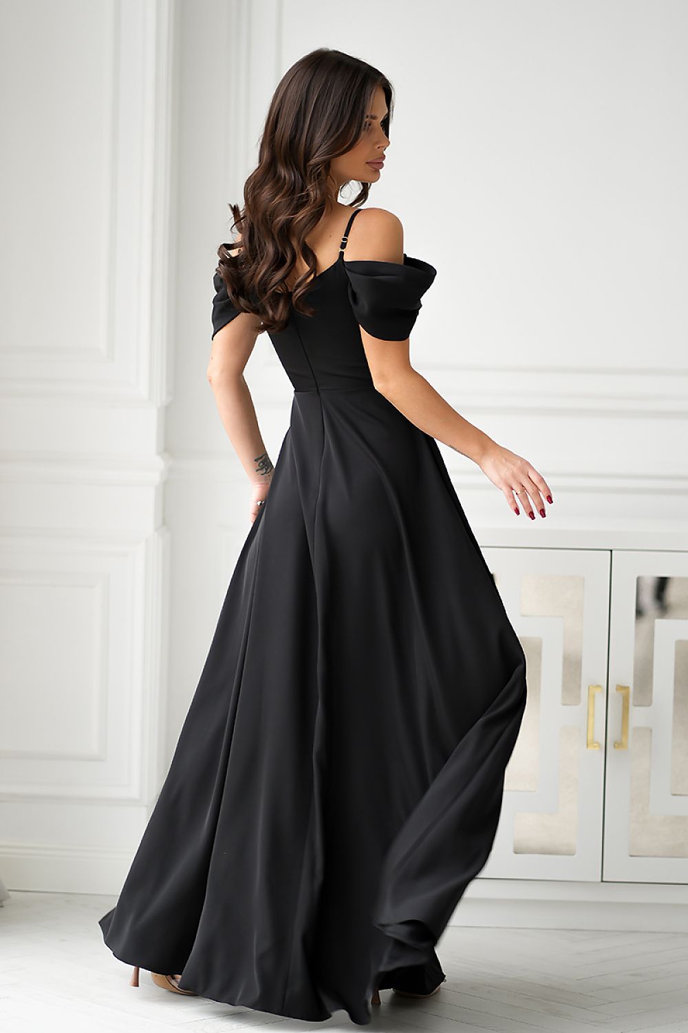 Alluring Dropped Shoulder Elegant Maxi Dress