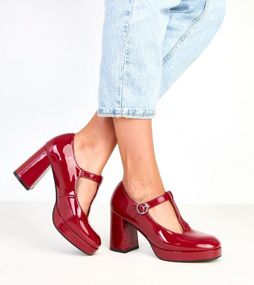  Heeled low shoes model 218174 Solea 